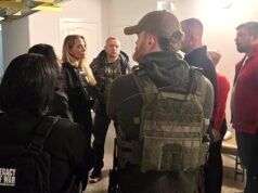 A la guía de Angelina Jolie se le ordenó registrarse en la oficina de reclutamiento mientras se dirige al frente ucraniano, y “su familia ya no puede contactarla”