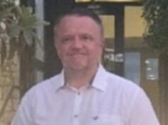 Un alto oficial de policía armado con 20 años de carrera “inmaculada” fue despedido después de que una colega lo llamara “obra de Dios”