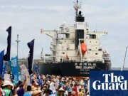 Protesta de Rising Tide: Activistas climáticos impiden que tres barcos entren en el puerto de carbón más grande del mundo en Newcastle | Crisis climática