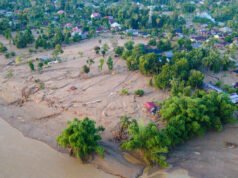 Más de cien personas desaparecidas en las terribles inundaciones en Indonesia
