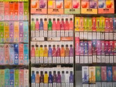 Cómo el Reino Unido abandonó los cigarrillos y recurrió al vapeo: un récord de 5,4 millones están usando ahora cigarrillos electrónicos para superar al tabaquismo por primera vez. Entonces, ¿cuántos adultos siguen fumando en su área?