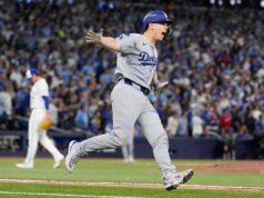 Los Dodgers se recuperaron para derrotar a Toronto, convirtiéndose en los primeros campeones repetidos en 25 años.