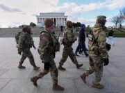 Estados Unidos suspende todas las decisiones de asilo después del tiroteo de la Guardia Nacional – The Mercury News