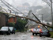 En medio de la lluvia, ‘vientos de gran peligro’