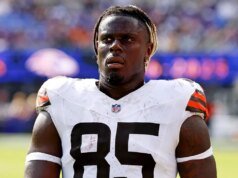 David Njoku de los Browns “muy contento” de no haber sido canjeado en la fecha límite de la NFL