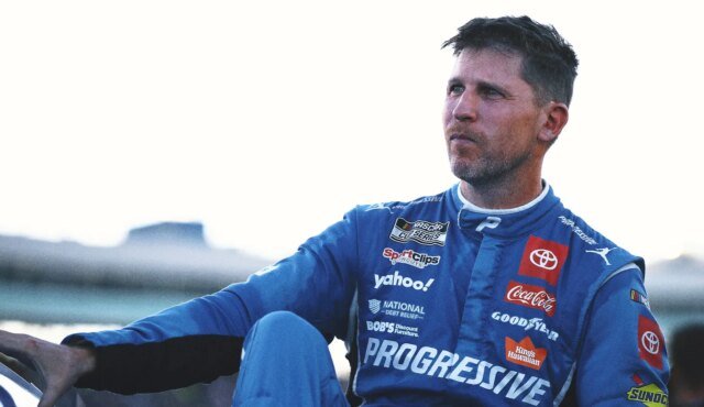 denny-hamlin_nascar_2025_phoenix.jpg