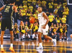 Anoche en el baloncesto universitario: Michigan domina (incluso con las luces apagadas)