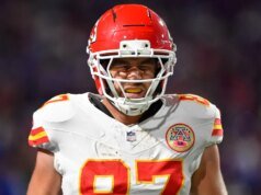 Travis Kelce recibe un gran golpe de un defensor de los Bills