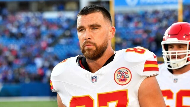 travis-kelce-looks-on-bills-chiefs.jpg
