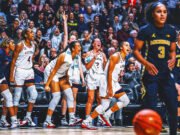 Azzi Fudd realiza su mejor esfuerzo de la temporada para ayudar al No. 1 UConn a vencer al No. 6 Michigan