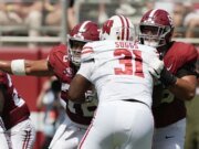 El liniero defensivo de los Wisconsin Badgers se ha declarado para el draft de la NFL después de una tumultuosa carrera universitaria.