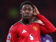 Kobi Mainu asesta su golpe de salida del Manchester United: informe