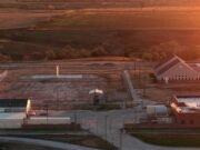 Esta prisión de Nebraska ha rehabilitado a los reclusos. Hasta que ICE pague para llenarlo de inmigrantes.