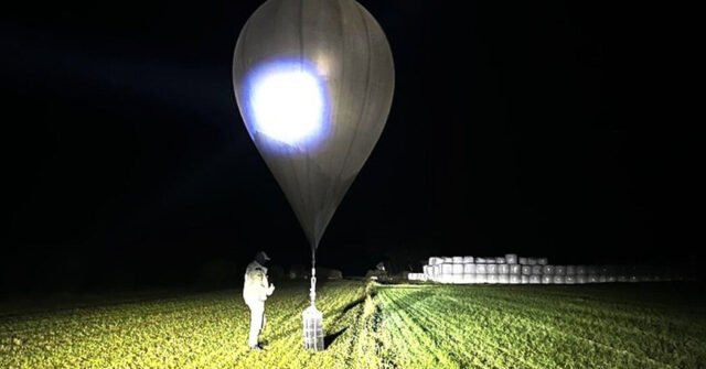 09lithuania-balloons-01-jpvm-facebookJumbo.jpg