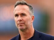 El ex capitán de cricket de Inglaterra Michael Vaughan revela el momento “aterrador” en el que quedó atrapado en un restaurante durante el ataque terrorista en Bondi Beach