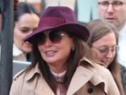 El gerente de INXS llevó a los tribunales al exmarido del jefe de SAS y a su propia madre multimillonaria después de que se supo que él le había regalado en secreto £ 27,6 millones cuando la pareja se divorció.