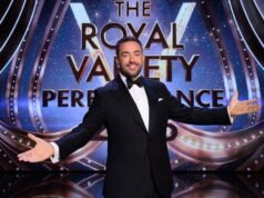 Jason Manford calificó a ‘Jimmy Tarbuck’ y lo acusó de ‘refrito de material’ mientras presentaba Royal Variety Performance