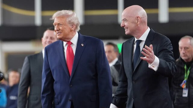 1765043465_donald-trump-gianni-infantino-smile.jpg