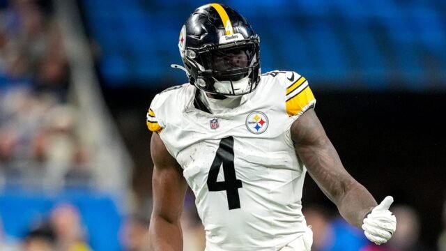 1766454826_nfl-steelers-dk-metcalf-122225-4.jpg