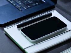 El iPhone 17e tiene la misma pantalla OLED que el iPhone 16e, con biseles más delgados