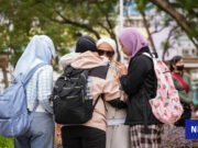 Se solicitó al gobierno brindar asistencia multilingüe y extensión de visa a trabajadores migrantes