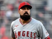 Noticias de MLB: Angelinos y Anthony Rendón se separan