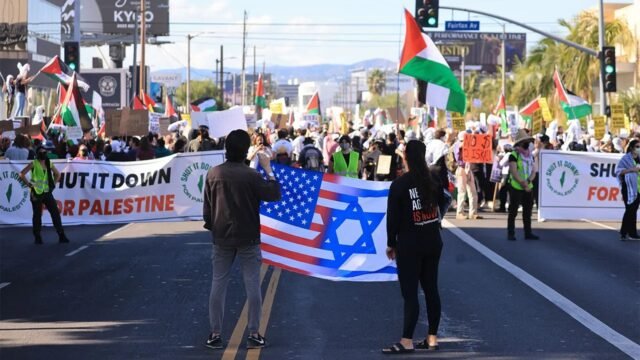 israel-american-flags-la-protest.jpg
