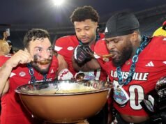 Fútbol universitario: Louisville celebra la victoria con un plato gigante de frijoles horneados