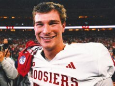 Los Diez Grandes dominaron al primer equipo AP All-America, liderado por OSU y Mendoza, ganador del Heisman.