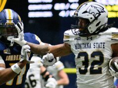 Montana State avanzó a los playoffs de la FCS, pero los jugadores fueron evaluados con los entrenadores