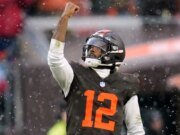 Shadeur Sanders tiene 4 touchdowns contra los Titans, el entrenador de los Browns enfrenta críticas