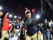 Ole Miss supera la reestructuración como entrenador, Tulane domina en su debut en la CFP