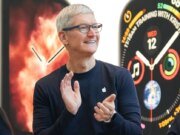 Tim Cook acaba de comprar 50.000 acciones de Nike y los inversores se dieron cuenta