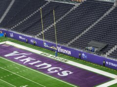 El avión del equipo de los Vikings se vio obligado a dar la vuelta por problemas mecánicos