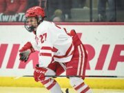 El hockey femenino de Wisconsin expulsa a los atletas olímpicos y arrasa con Bemidji