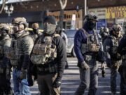 Agentes federales matan a tiros a un hombre en Minneapolis mientras el video muestra la lucha antes de la explosión mortal