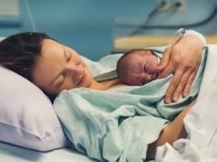 El NHS permite a las parteras completar formularios ‘simulados’ sin opción de registrar el sexo biológico y en su lugar pregunta a los padres cuál es la ‘identidad de género’ de su bebé recién nacido.