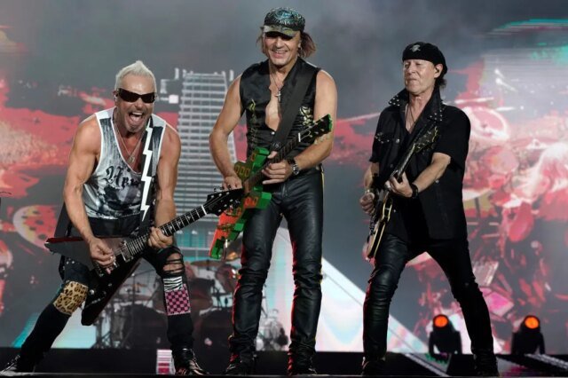 SJM-L-SCORPIONS-1018-01.jpg