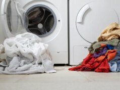 ¿Sigues usando lejía? Un experto en lavandería explica por qué esto es un gran error