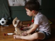 Los juguetes con IA son demasiado riesgosos para los niños pequeños, dicen los expertos