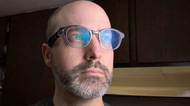 man-wearing-solos-airgo-a5-smart-glasses-in-kitchen.jpg