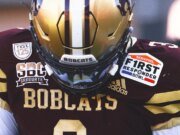 La NCAA aprueba parches para uniformes, lo que abre nuevas posibilidades de ingresos y juego en parejas