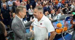 Nate Oates responde ‘con amor’ a Bucky McMillan y Bruce Pearl