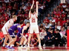 El baloncesto masculino de Nebraska permanece entre los 10 primeros por séptima semana consecutiva, un récord del programa