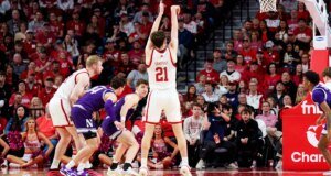 El baloncesto masculino de Nebraska permanece entre los 10 primeros por séptima semana consecutiva, un récord del programa