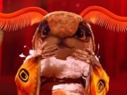 Después de presentar a Conquer y Toasty en la final en vivo, la cantante enmascarada dejó a los fanáticos en shock cuando finalmente se reveló la identidad de Moth como la icónica estrella de la girlband.