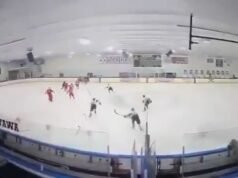 Trágico momento en que los jugadores de hockey de la escuela secundaria corren para salvar sus vidas durante un juego en Pawtucket cuando un hombre armado abre fuego y mata a 2 espectadores