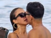 Jessica Alba, de 44 años en bikini, muestra su PDA con el toyboy Danny Ramírez, de 33 años, después de finalizar el divorcio.
