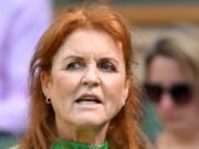 Fergie, arrepentida, “se arrepiente de que el mundo la quiera”, como dicen sus amigos: “No parece arrepentida”. Su cabeza está en la arena