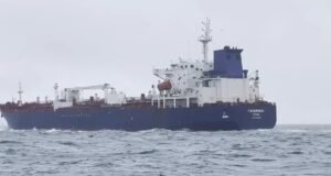 La flota en la sombra de Putin navega por aguas británicas: cómo los petroleros rusos desafían abiertamente las sanciones occidentales en el Canal de la Mancha